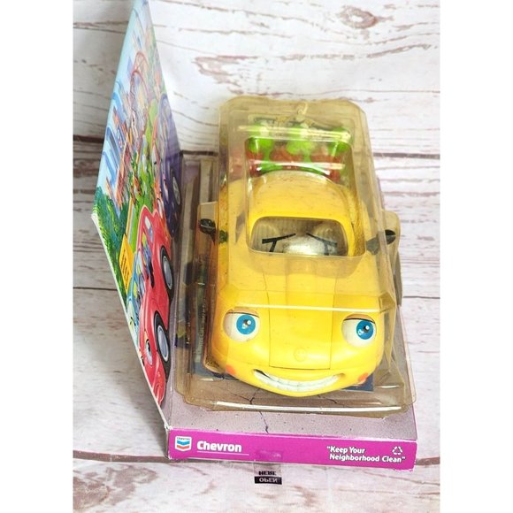 Vintage 1999 The Chevron Cars Casey Coupe Collectible - Features Eyes Move Side - Picture 6 of 16